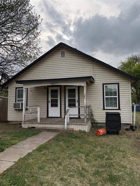 802 SW I AVE, Lawton, OK 73433