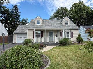 108 Castle Rd, Clay, NY 13212