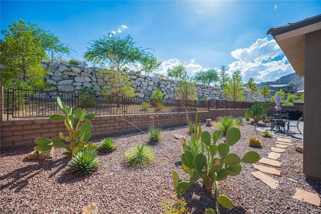 11113 Black Fire Opal Drive, Las Vegas, NV 89138 — photo 5