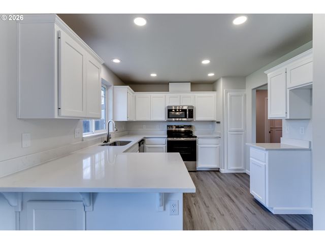 2987 DRY CREEK Rd, Eugene, OR 97404