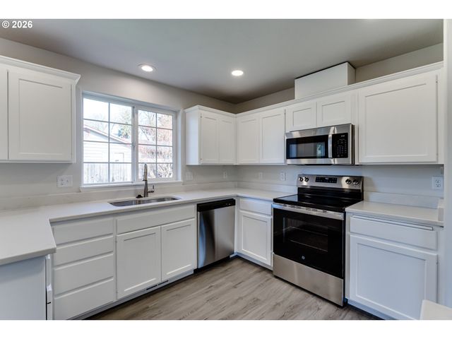 2987 DRY CREEK Rd, Eugene, OR 97404