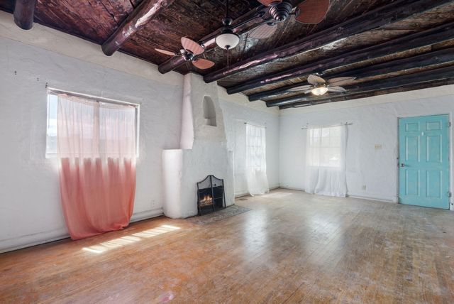 300 63rd Street NW, Albuquerque, NM 87105
