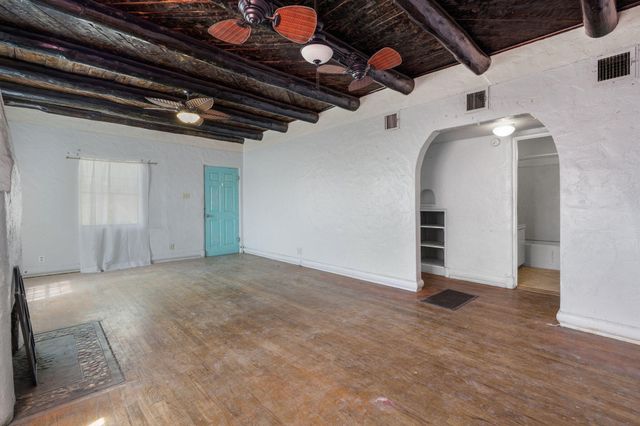 300 63rd Street NW, Albuquerque, NM 87105