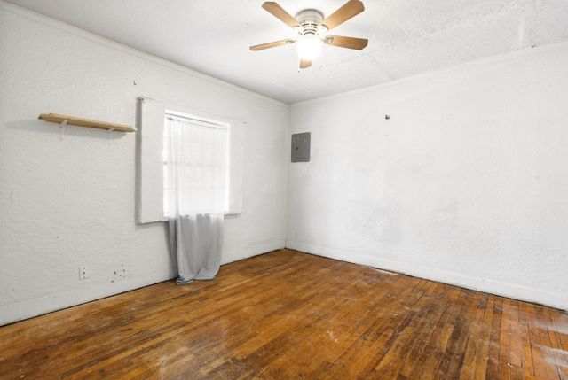 300 63rd Street NW, Albuquerque, NM 87105