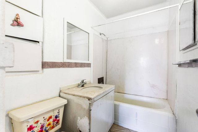 300 63rd Street NW, Albuquerque, NM 87105