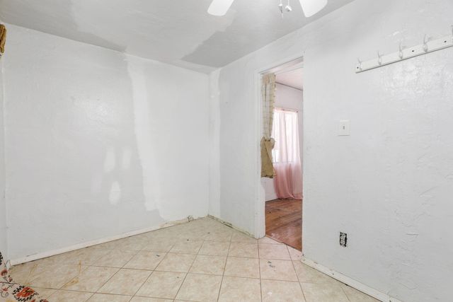 300 63rd Street NW, Albuquerque, NM 87105