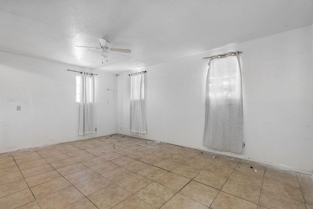 300 63rd Street NW, Albuquerque, NM 87105
