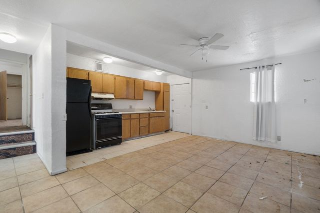 300 63rd Street NW, Albuquerque, NM 87105