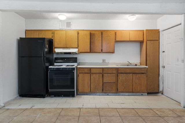 300 63rd Street NW, Albuquerque, NM 87105