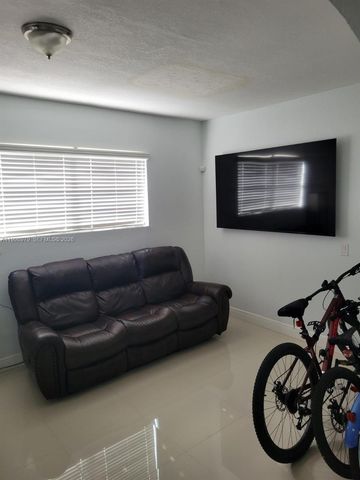 8245 SW 43rd St, Miami, FL 33155