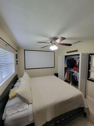 8245 SW 43rd St, Miami, FL 33155