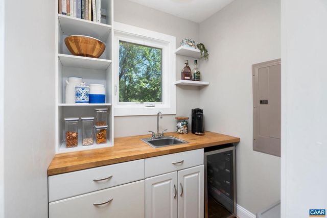 902 SAINT CLAIR AVE, Charlottesville, VA 22901