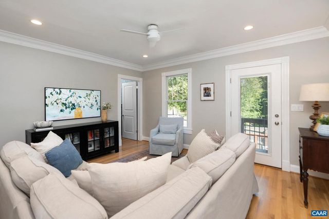 902 SAINT CLAIR AVE, Charlottesville, VA 22901