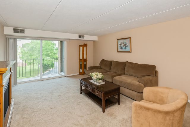 4660 N Austin Avenue 210, Chicago, IL 60630