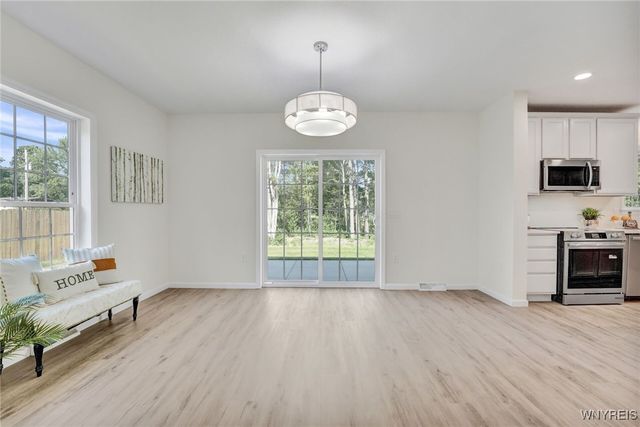 26 Rosalind Dr, Evans, NY 14006