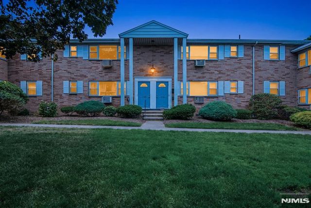 2-02 Virginia Drive 202B, Fair Lawn, NJ 07410
