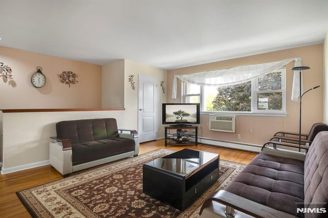 2-02 Virginia Drive 202B, Fair Lawn, NJ 07410