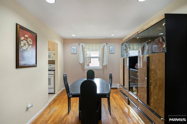 2-02 Virginia Drive 202B, Fair Lawn, NJ 07410