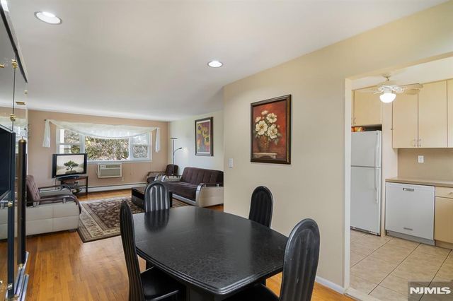 2-02 Virginia Drive 202B, Fair Lawn, NJ 07410