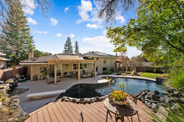 6919 Lisa Marie Way, Carmichael, CA 95608