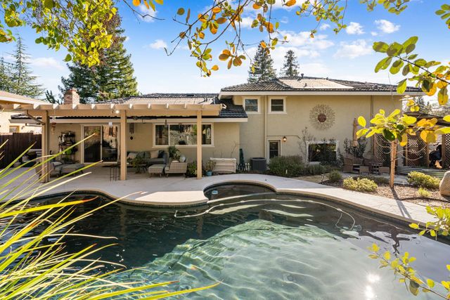 6919 Lisa Marie Way, Carmichael, CA 95608