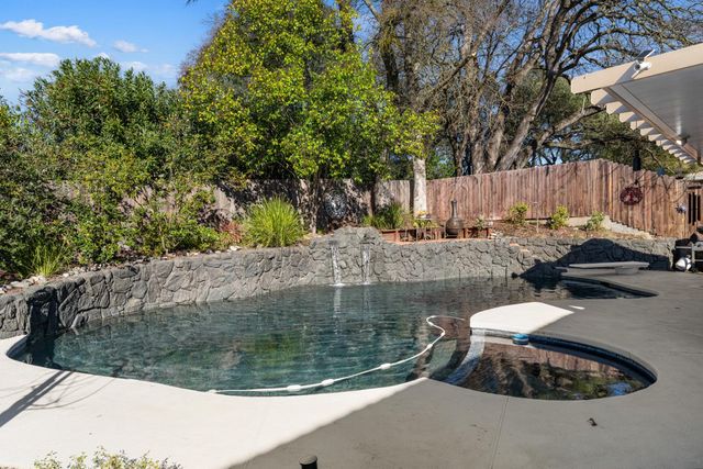 6919 Lisa Marie Way, Carmichael, CA 95608