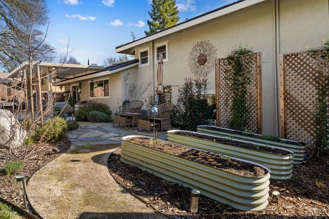 6919 Lisa Marie Way, Carmichael, CA 95608