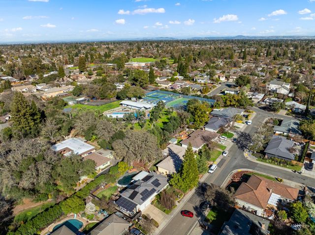 6919 Lisa Marie Way, Carmichael, CA 95608