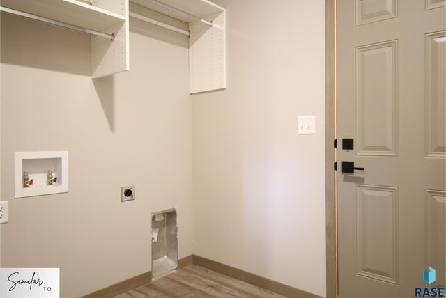 7233 E Waters Edge Pl Place, Sioux Falls, SD 57110