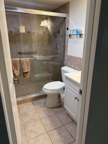 3037 Cornwall B, Boca Raton, FL 33434