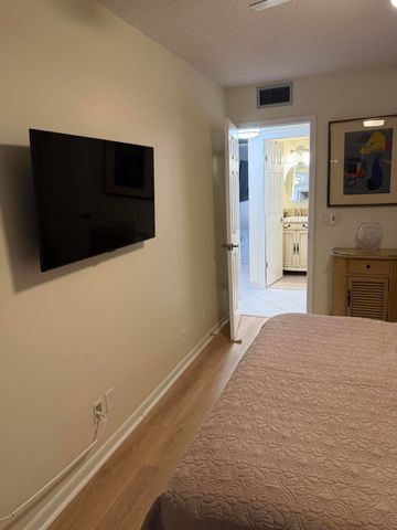 3037 Cornwall B, Boca Raton, FL 33434