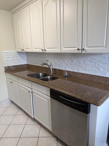 3037 Cornwall B, Boca Raton, FL 33434