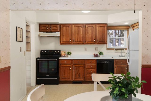 2845 Tomahawk Court, Middleton, WI 53562