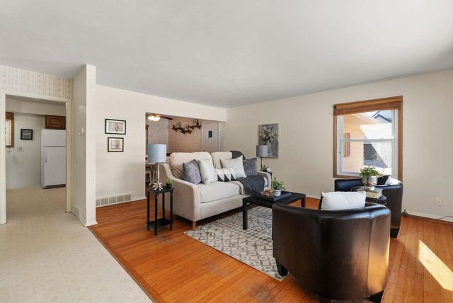 2845 Tomahawk Court, Middleton, WI 53562