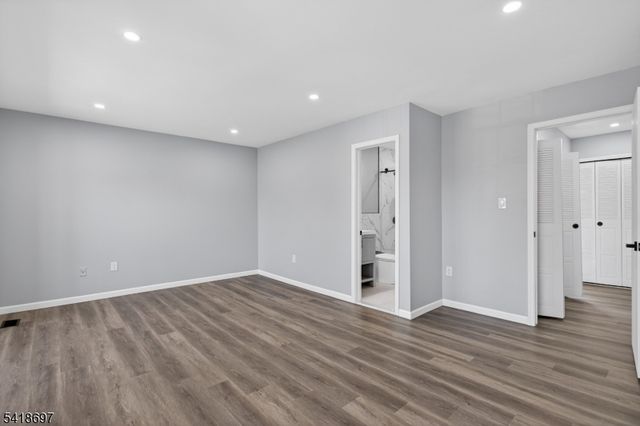 66 Pear Tree Ln, Franklin Twp., NJ 08823