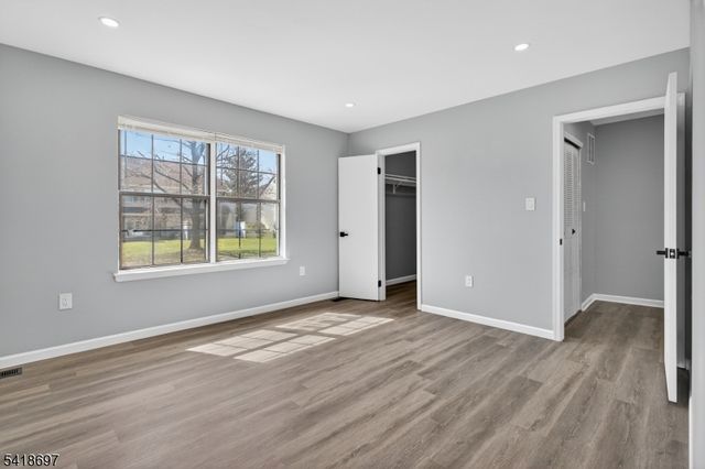 66 Pear Tree Ln, Franklin Twp., NJ 08823