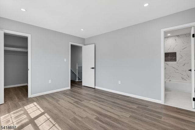 66 Pear Tree Ln, Franklin Twp., NJ 08823