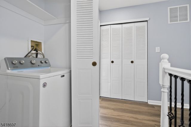 66 Pear Tree Ln, Franklin Twp., NJ 08823