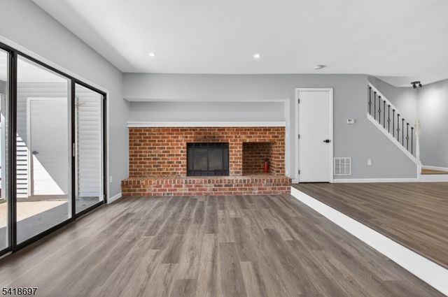 66 Pear Tree Ln, Franklin Twp., NJ 08823