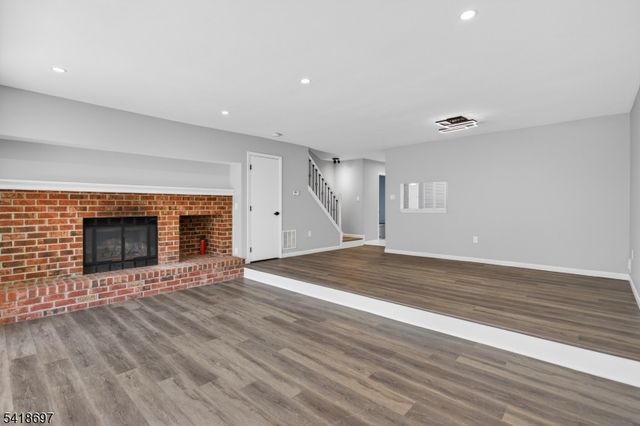 66 Pear Tree Ln, Franklin Twp., NJ 08823