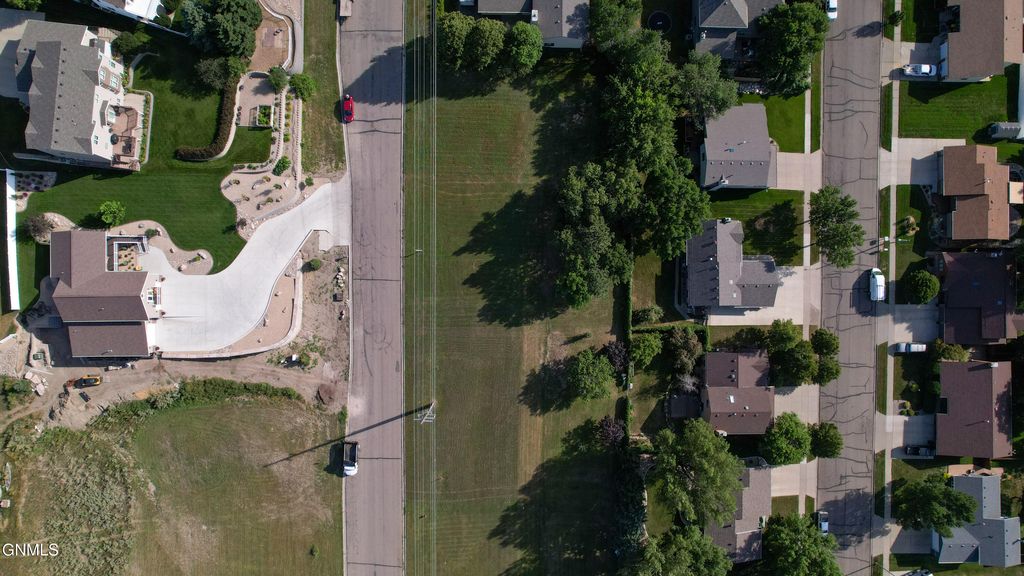 1920 26th Street N, Bismarck, ND 58501 photo 11