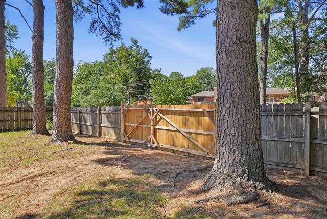 1812 W Center Ave, Searcy, AR 72143