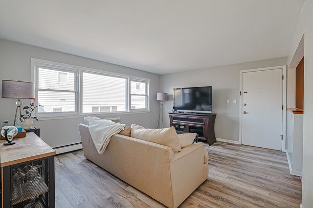 2222 N Harlem Avenue 2NW, Elmwood Park, IL 60707