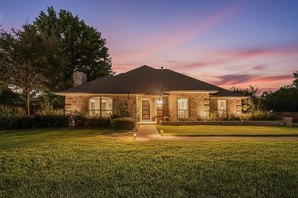 902 Mission Drive, Southlake, TX 76092