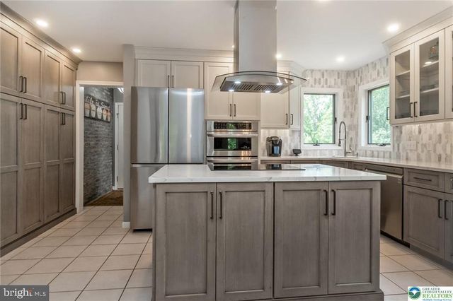 2165 BEECHWOOD ST, Orefield, PA 18069