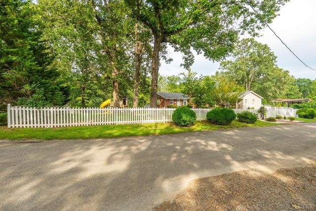 176 Spruce Lane, Lynchburg, VA 24501