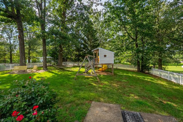 176 Spruce Lane, Lynchburg, VA 24501