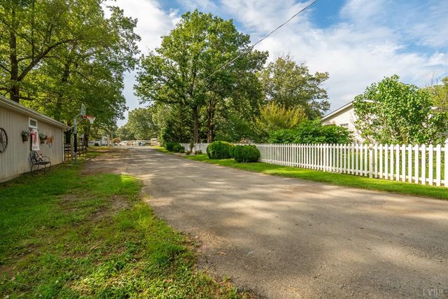 176 Spruce Lane, Lynchburg, VA 24501