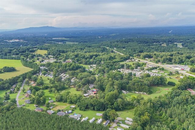 176 Spruce Lane, Lynchburg, VA 24501