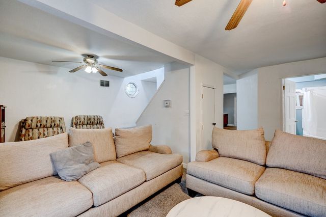 1610 E 8th Street, Des Moines, IA 50316
